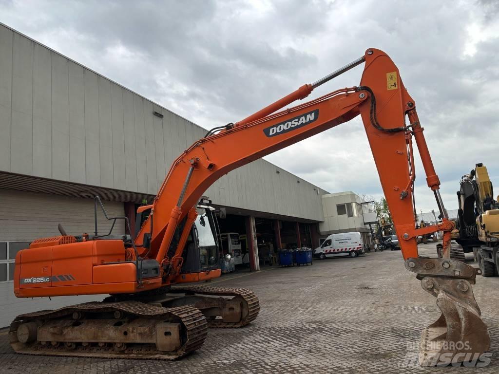 Doosan DX 225 LC-3 대형 굴삭기 29톤 이상