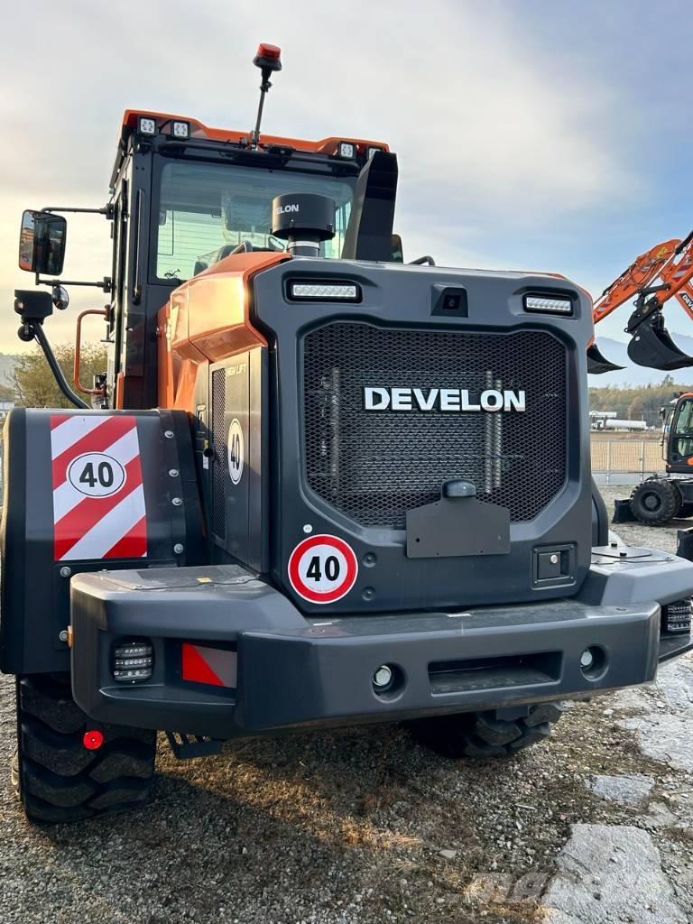 Develon DL 250-7  휠로우더
