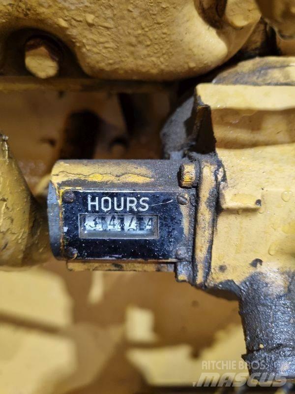 CAT D353E 엔진