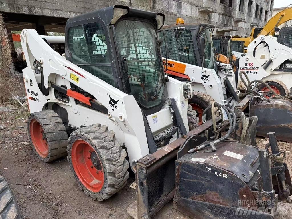 Bobcat S 220 S750  스키드로더
