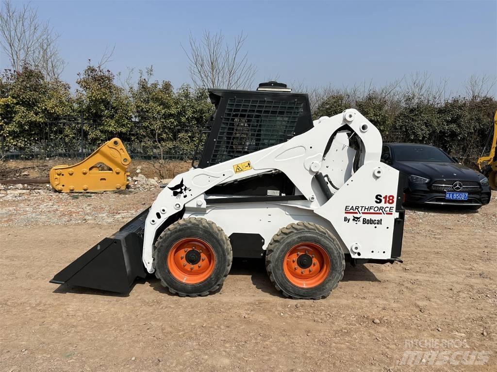 Bobcat S 18  스키드로더