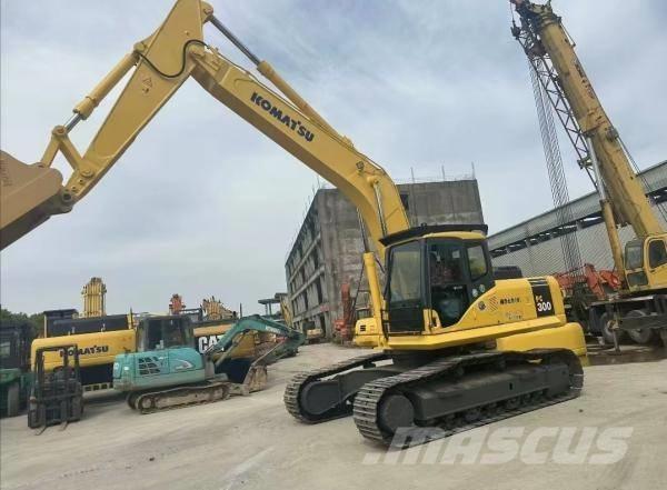 Komatsu PC 300 대형 굴삭기 29톤 이상