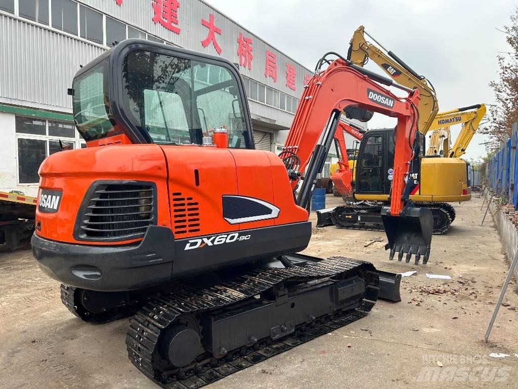 Doosan DX 60 소형 굴삭기 7톤 미만