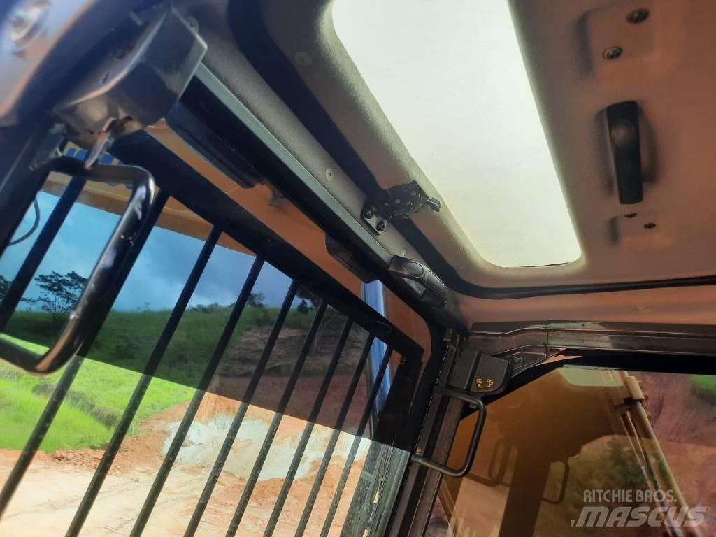Komatsu PC130 대형 굴삭기 29톤 이상