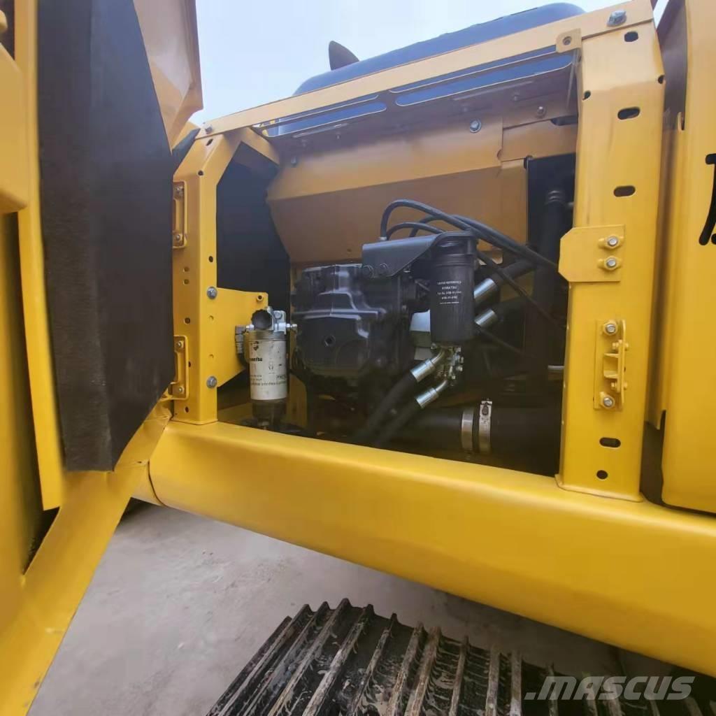 Komatsu PC 210 대형 굴삭기 29톤 이상