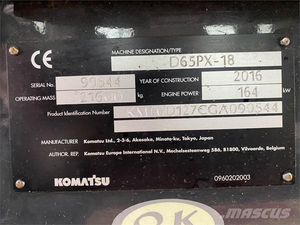 Komatsu D65PX-18 크롤러 도저