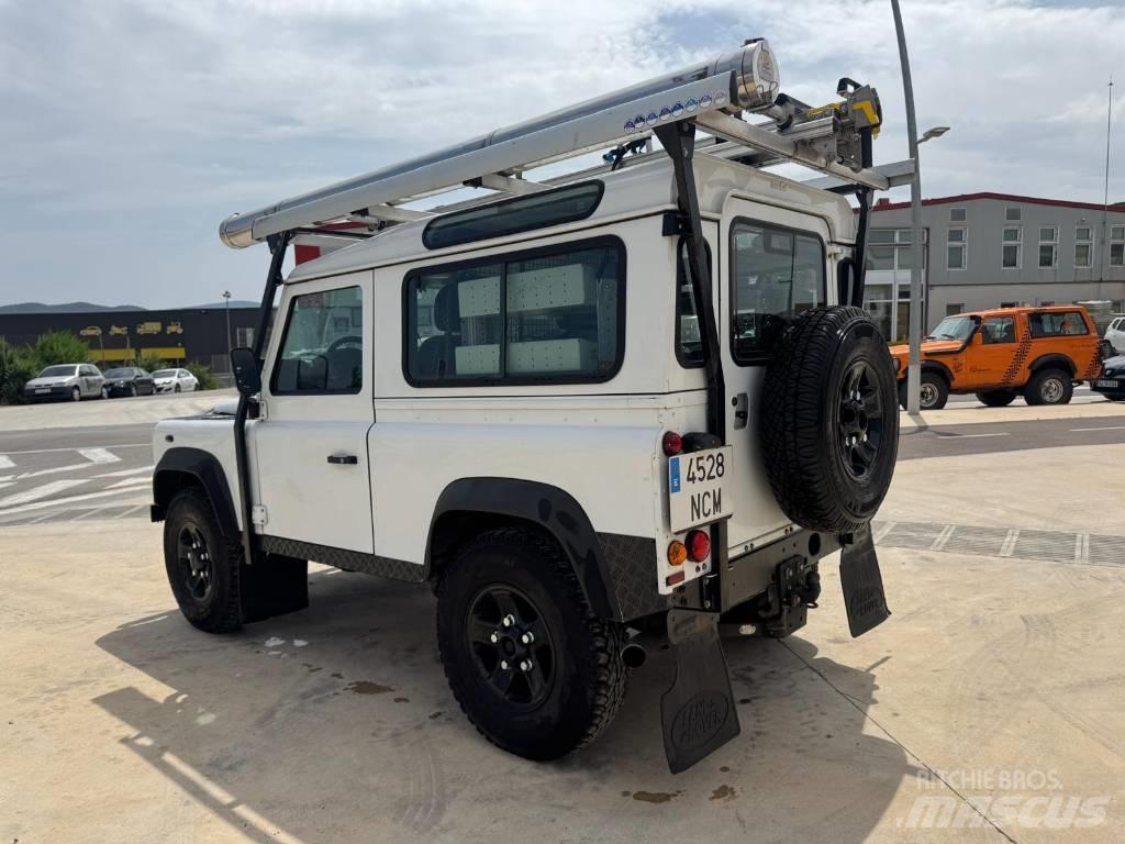 Land Rover Defender 자동차