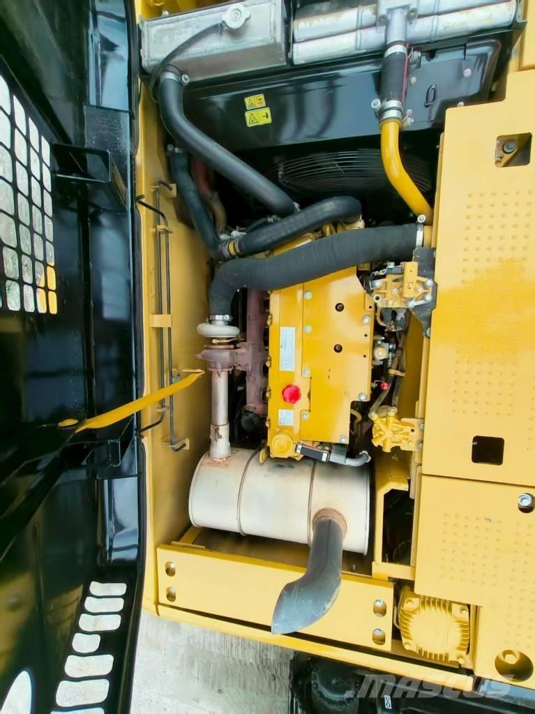 CAT 320 D 대형 굴삭기 29톤 이상