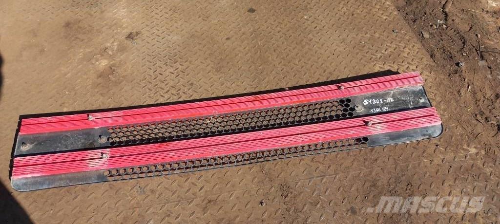 Scania 94 D.   1366189 라디에이터