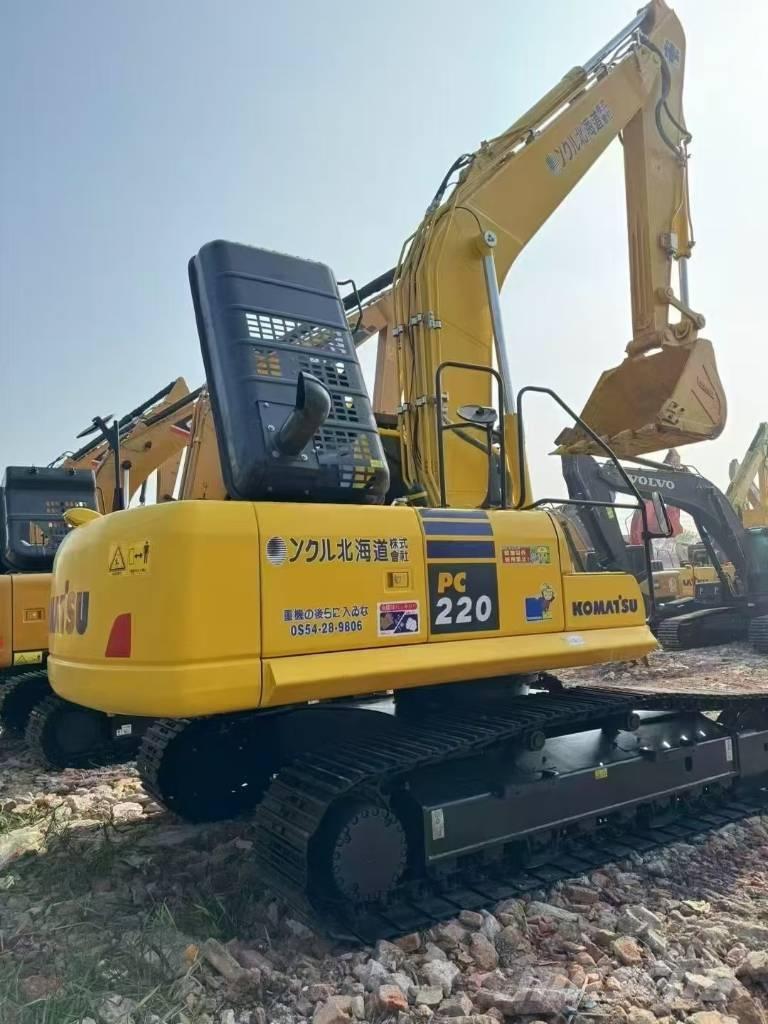 Komatsu PC 220-8 대형 굴삭기 29톤 이상