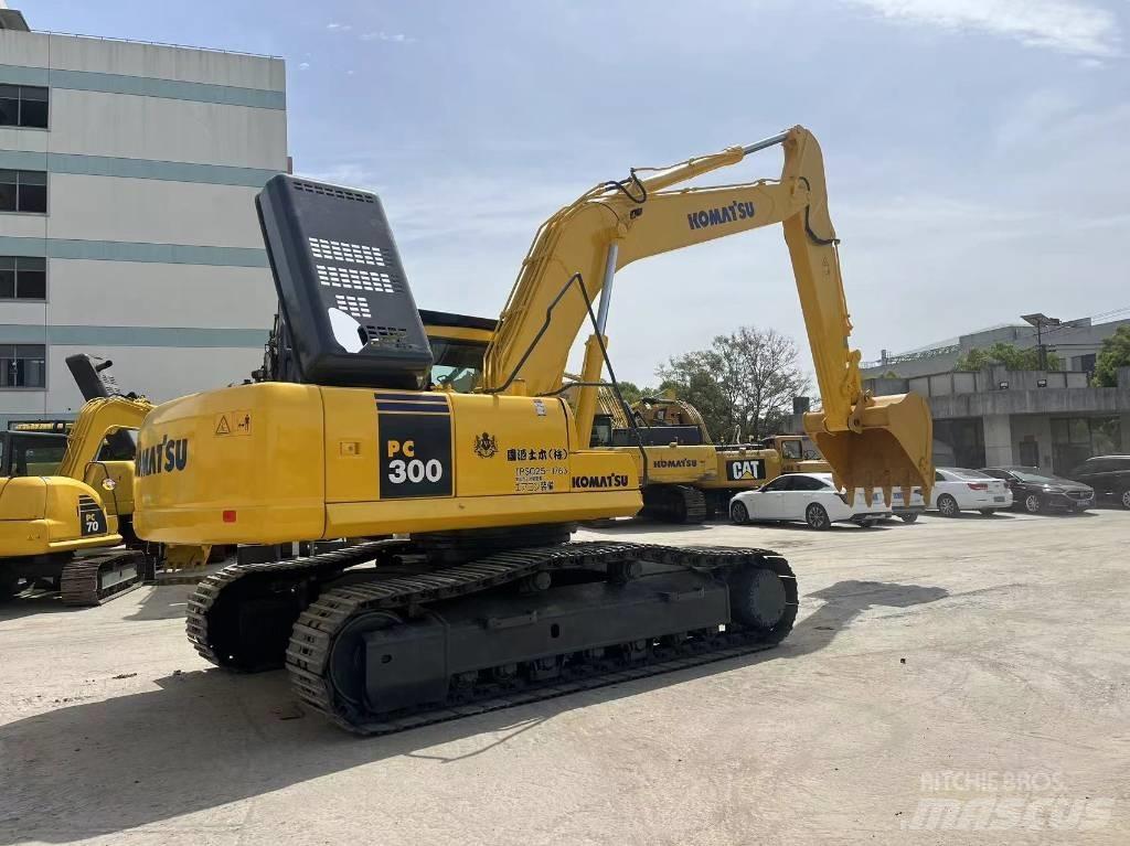 Komatsu PC 300 대형 굴삭기 29톤 이상