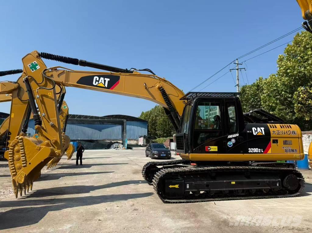 CAT 320 D 대형 굴삭기 29톤 이상