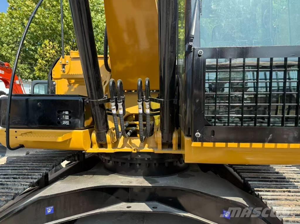 CAT 320 D 대형 굴삭기 29톤 이상