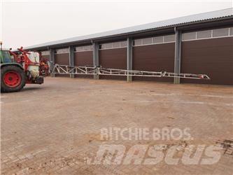 Kuhn Altis 1800L 견인형 분무기