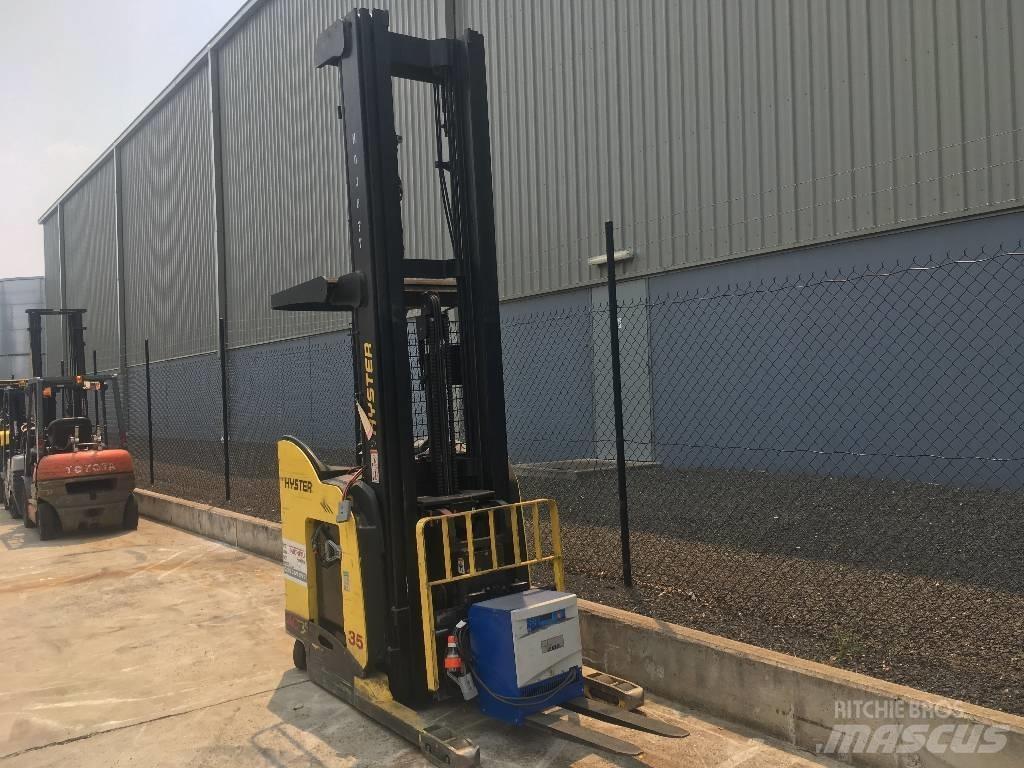 Hyster N35ZDR 리치 트럭