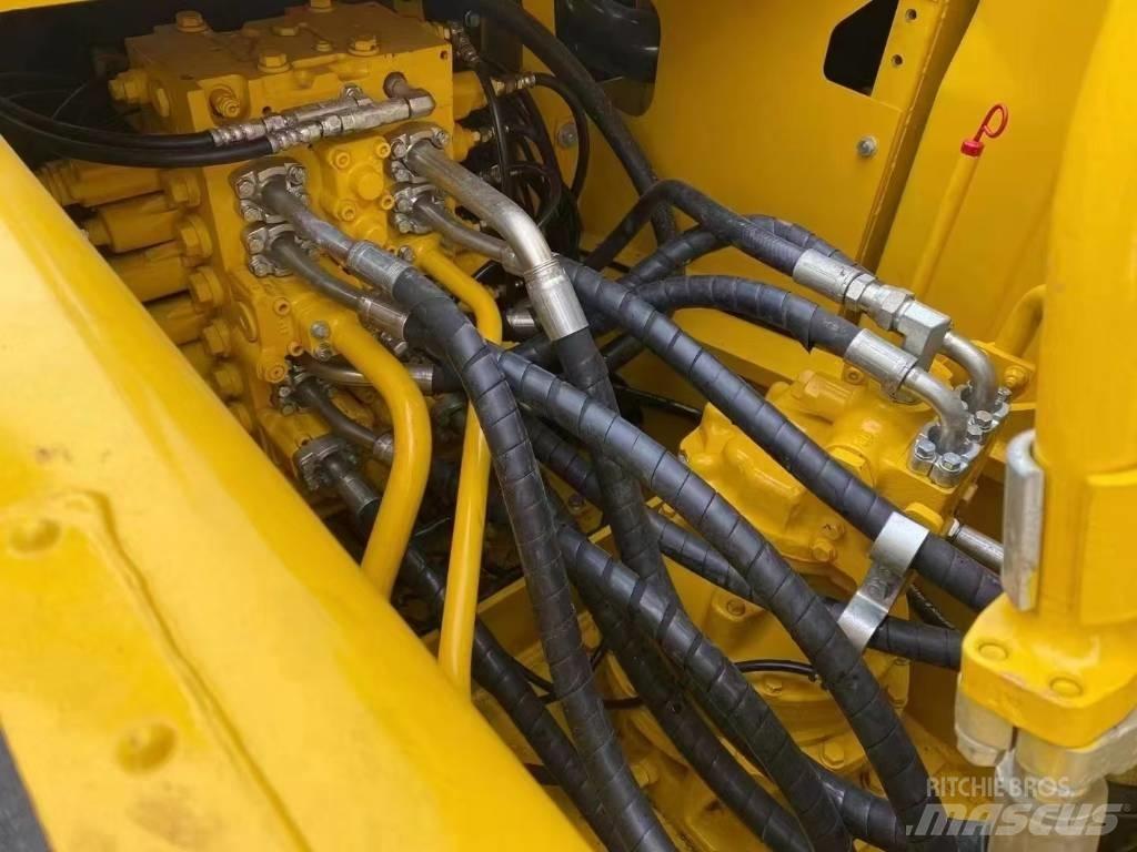 Komatsu 200-8 대형 굴삭기 29톤 이상
