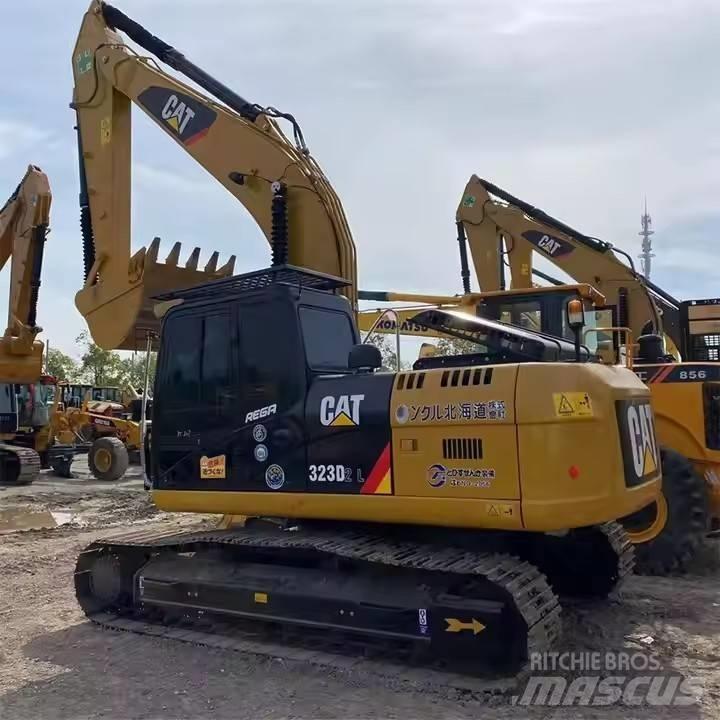 CAT 323 D2L 대형 굴삭기 29톤 이상