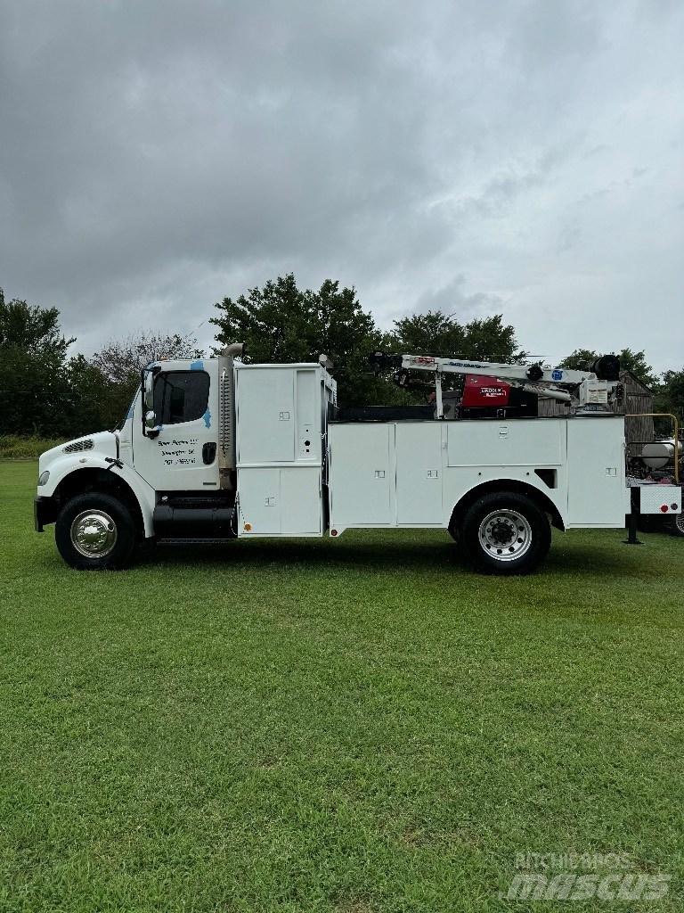 Freightliner M2 106 시립/다목적 차량