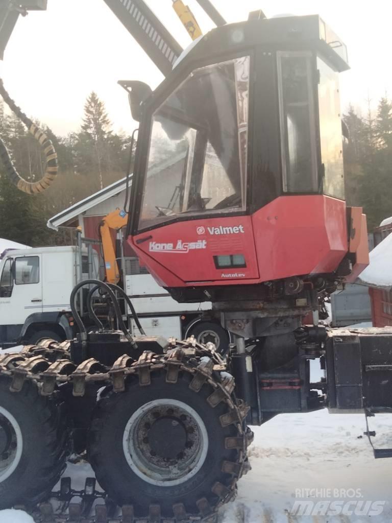 Valmet 901.3 원목 하베스터