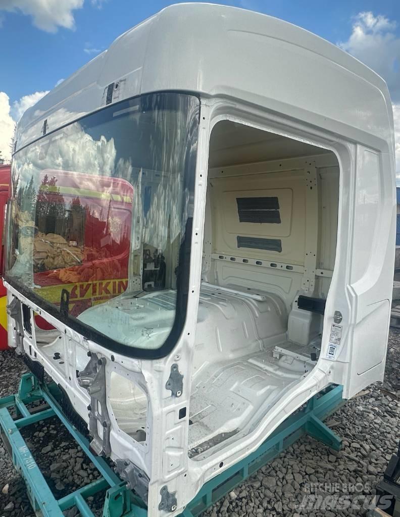 Scania P 370 캐빈 및 인테리어