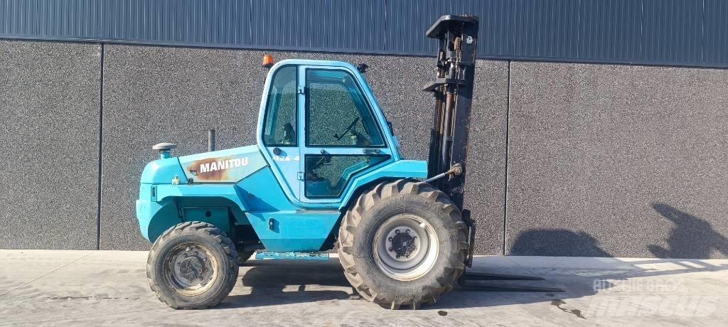 Manitou M 26.4 험지용 트럭