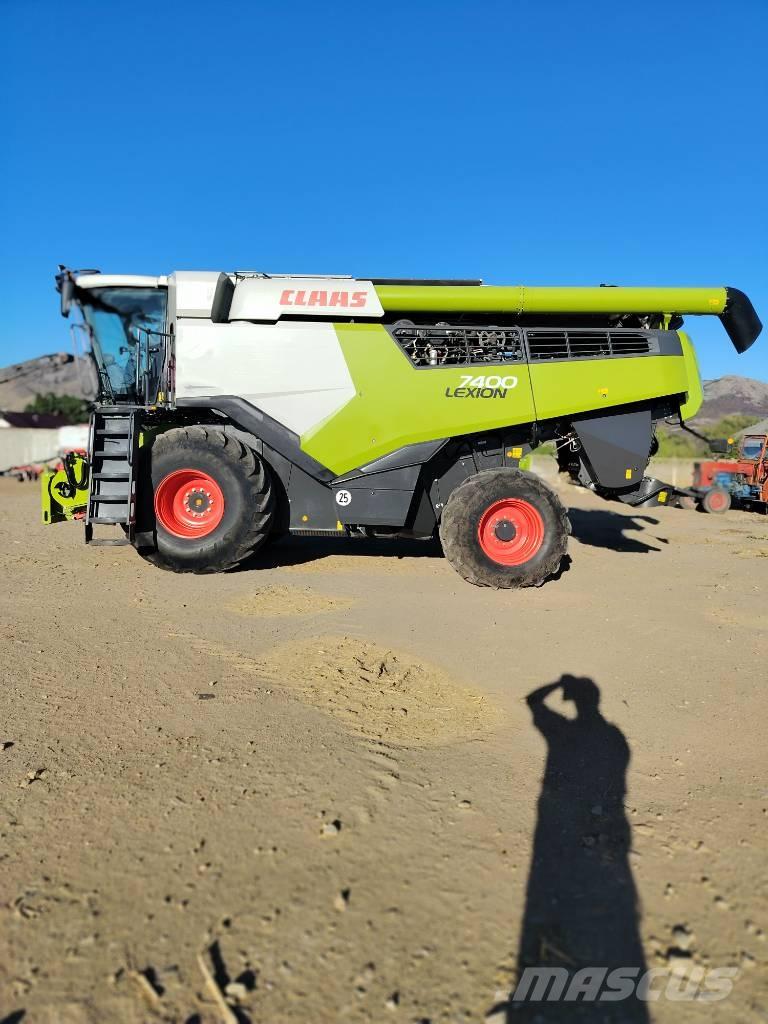 CLAAS Lexion 7400 콤바인 수확기