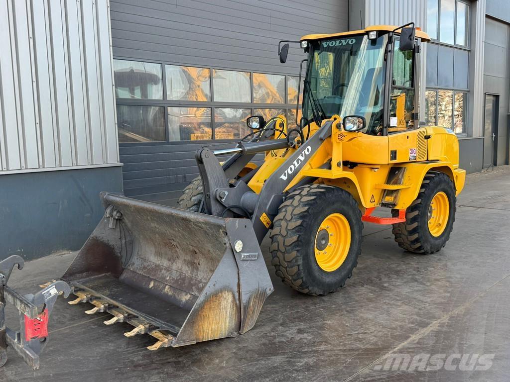 Volvo L30G  휠로우더