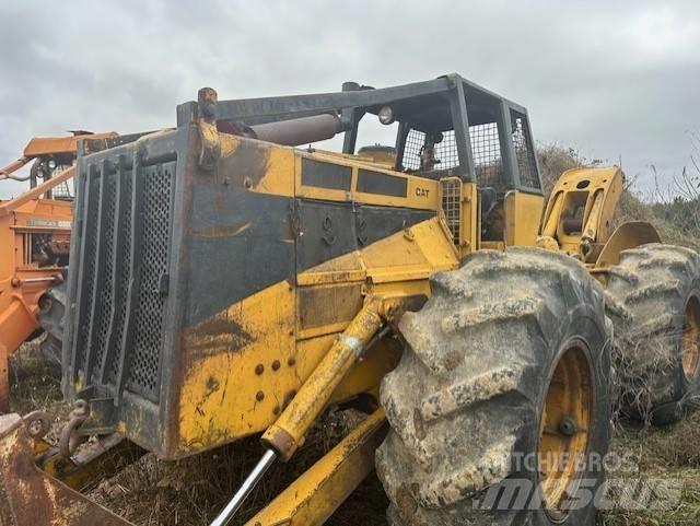 CAT 528 목재스키더