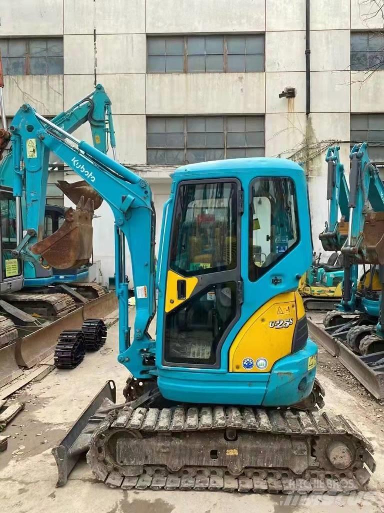 Kubota U 25 소형 굴삭기 7톤 미만