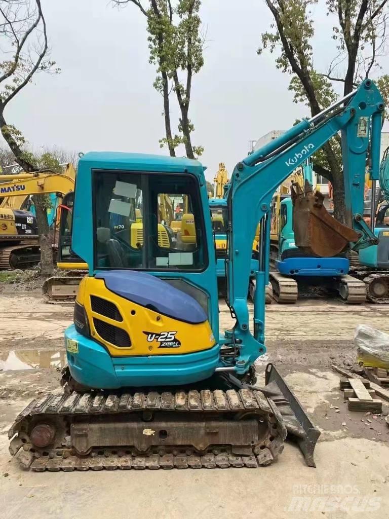 Kubota U 25 소형 굴삭기 7톤 미만
