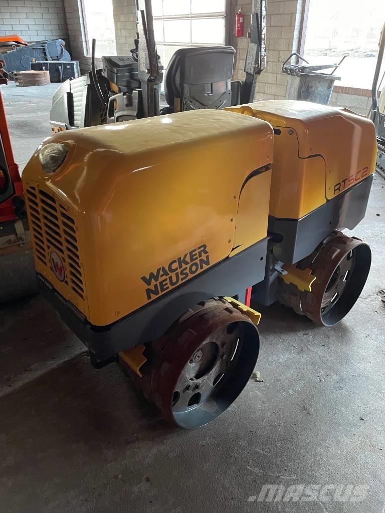 Wacker Neuson RTSC2 견인 진동 롤러