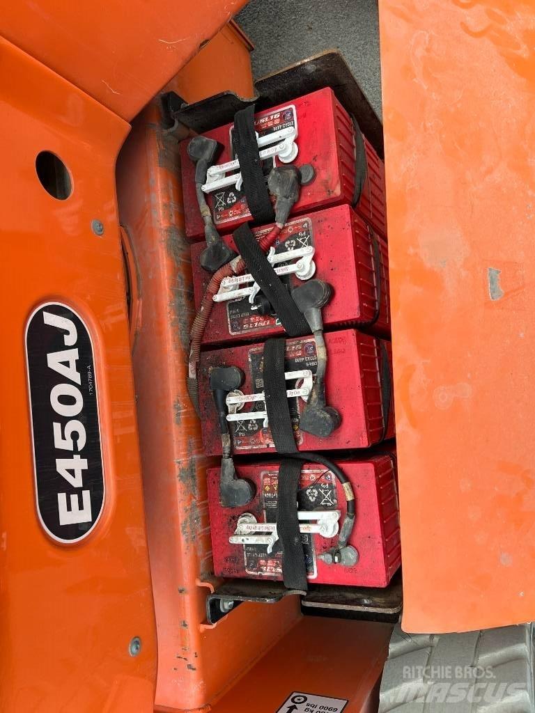 JLG E 450 AJ 관절형 전동이동 리프트