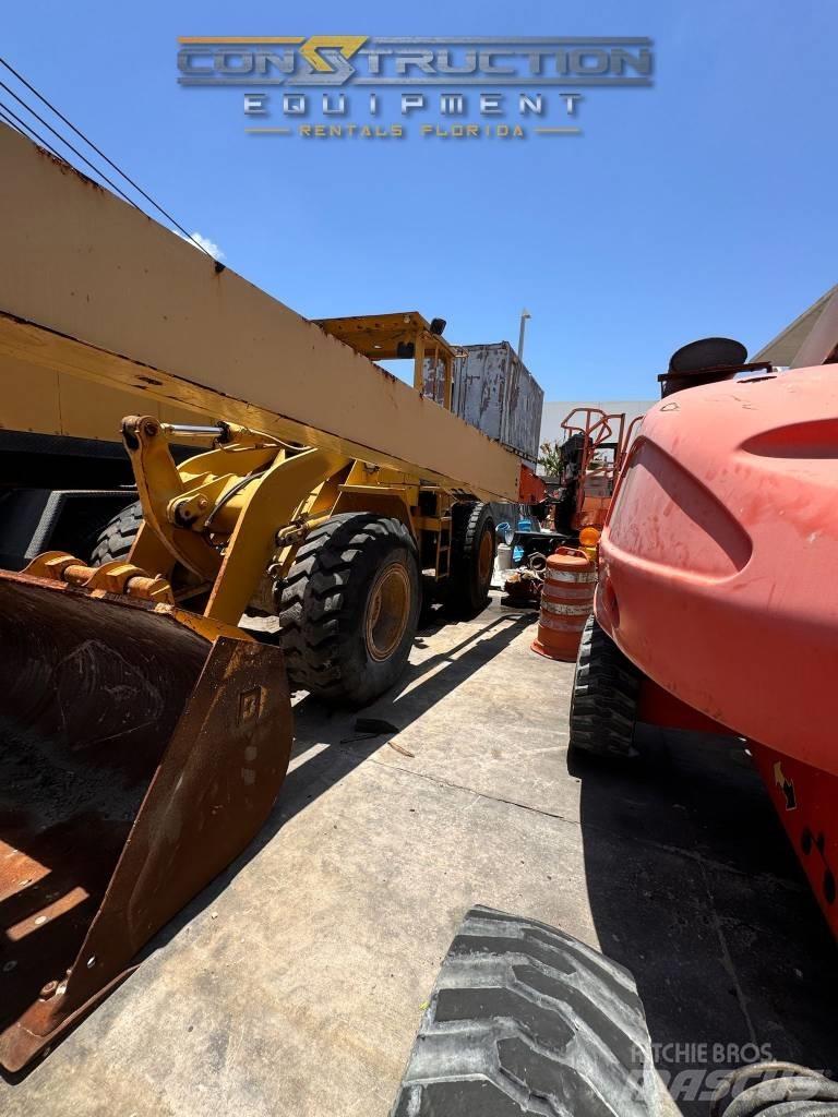 JLG 800 S 견인식 전동이동 리프트