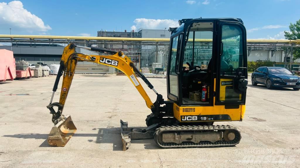 JCB 19 C 소형 굴삭기 7톤 미만