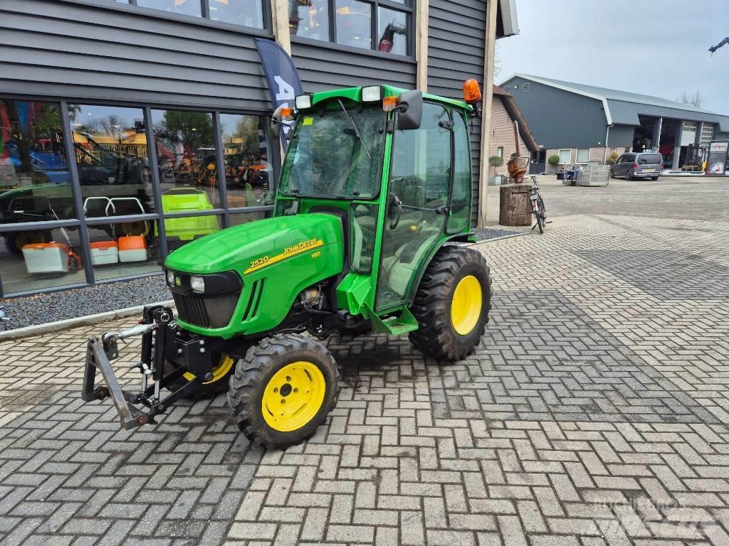 John Deere 2520 소형 트랙터