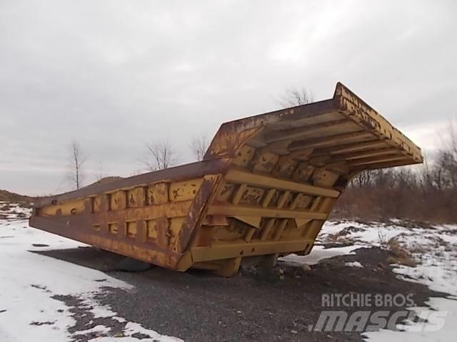 CAT 777B 초대형 덤프 트럭