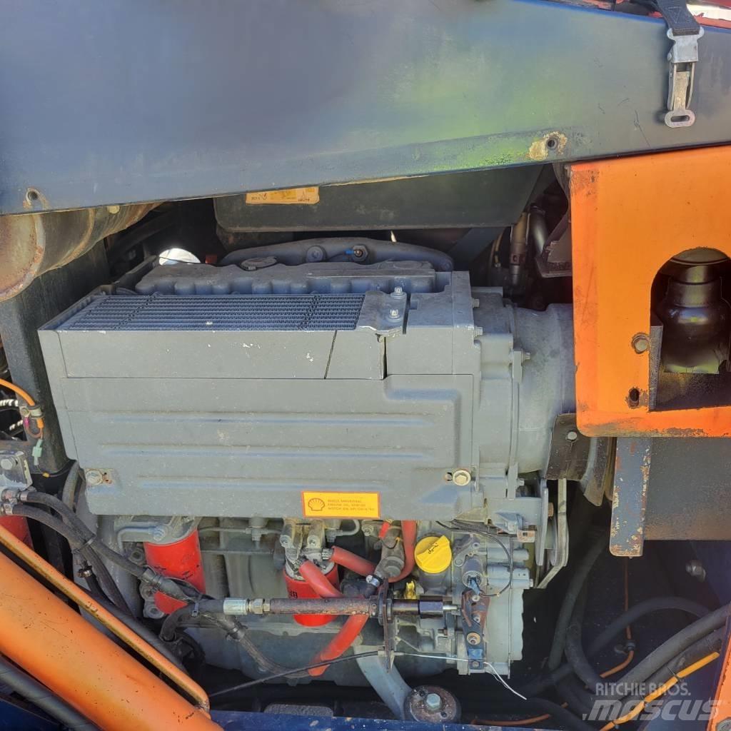 Sandvik DC 300 도로 굴착기