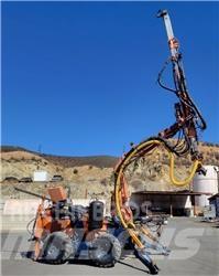 Sandvik DC 300 도로 굴착기