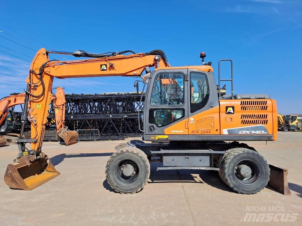 Doosan DX140W-5  휠 굴삭기
