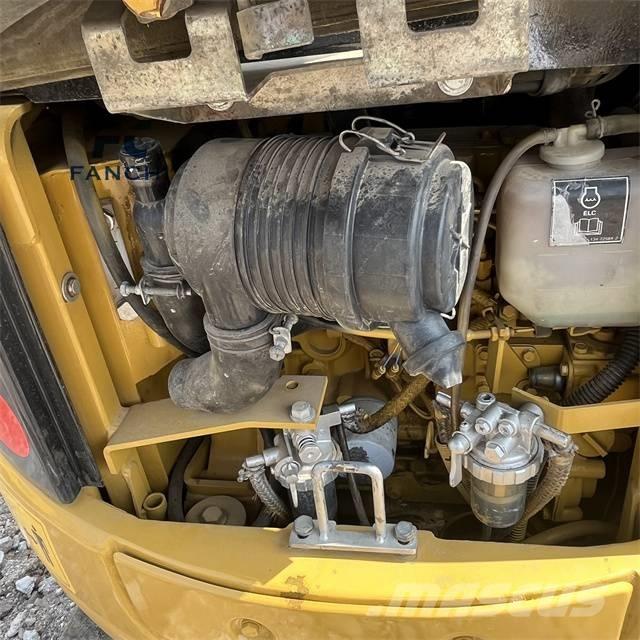 CAT 301.5 CR 소형 굴삭기 7톤 미만