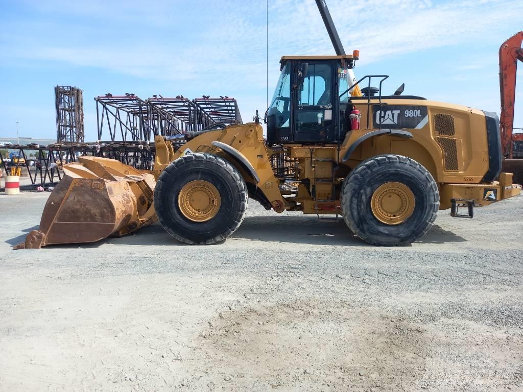 CAT 980L (Abu Dhabi)  휠로우더