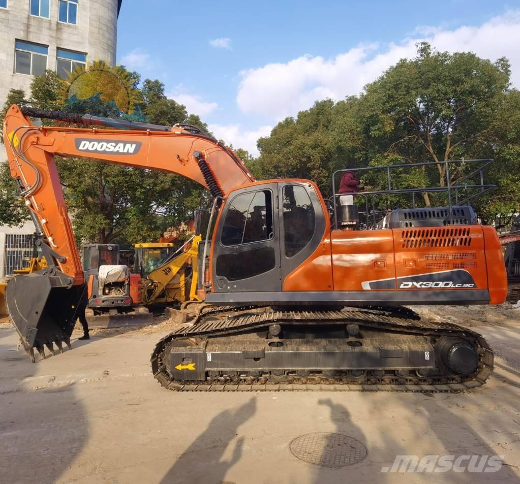 Doosan DX 300 LC 대형 굴삭기 29톤 이상