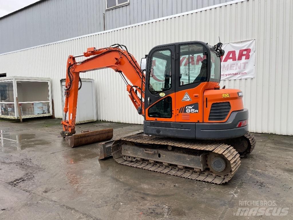 Doosan DX85 중형굴삭기 7톤-28톤