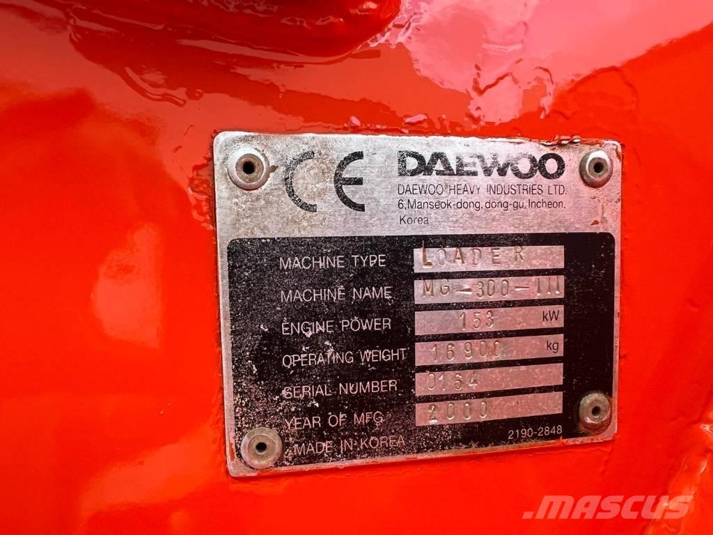 Daewoo Mega 300 III  휠로우더