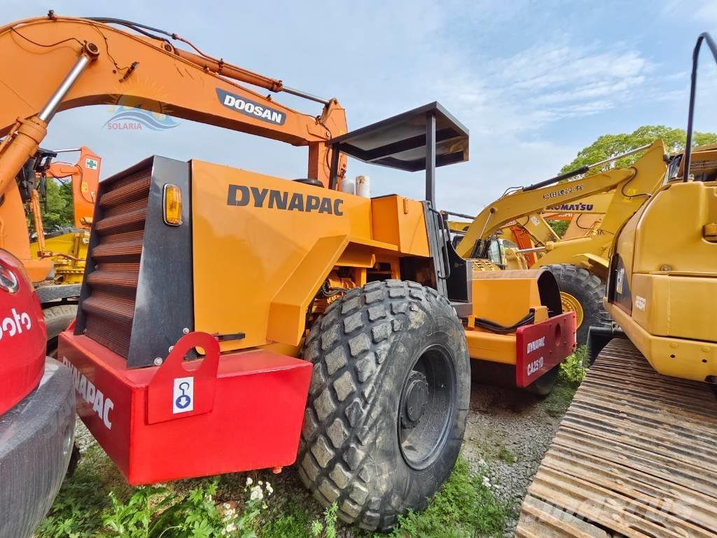 Dynapac CA 251 D 싱글 드럼 롤러