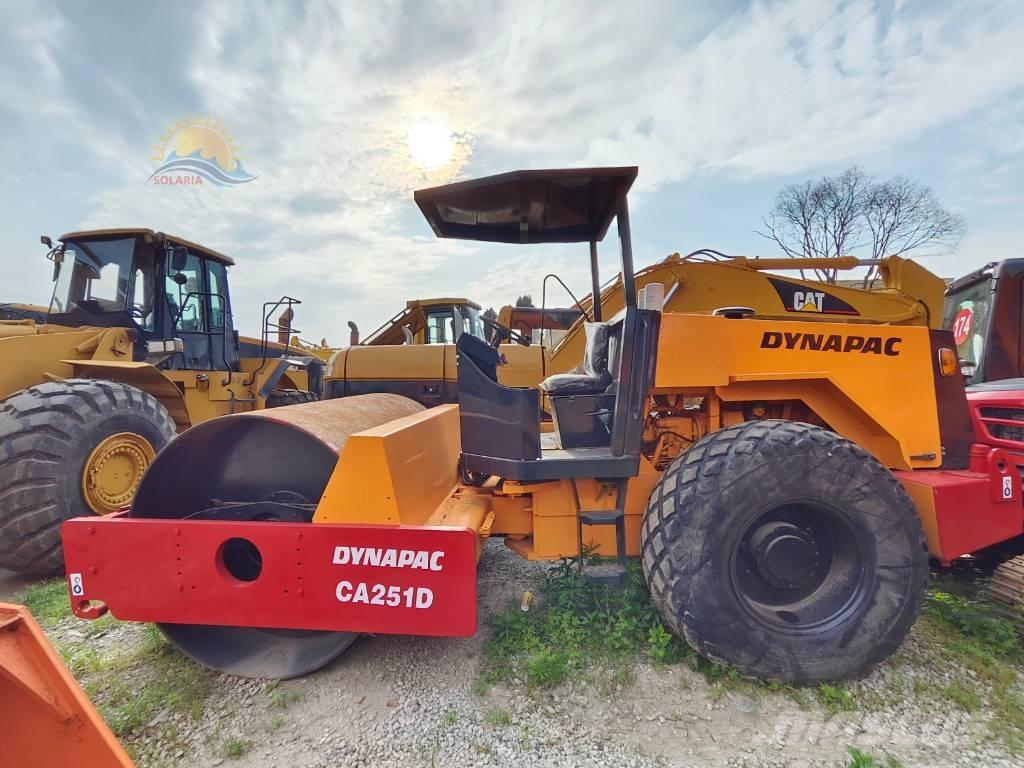 Dynapac CA 251 D 싱글 드럼 롤러