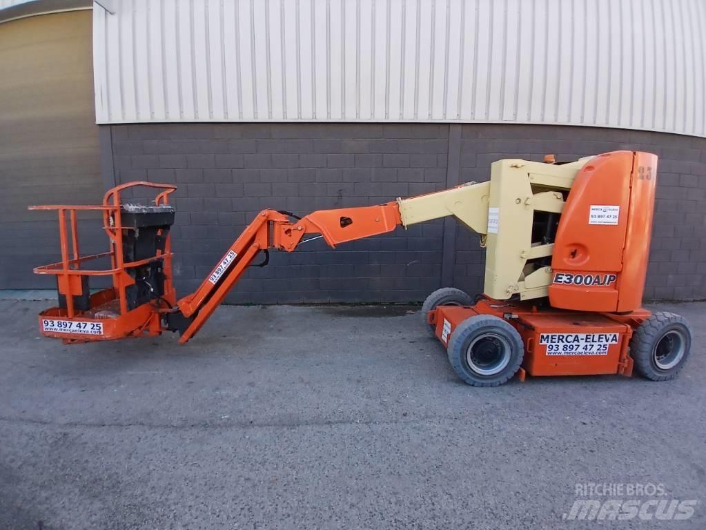 JLG E300AJP 관절형 전동이동 리프트