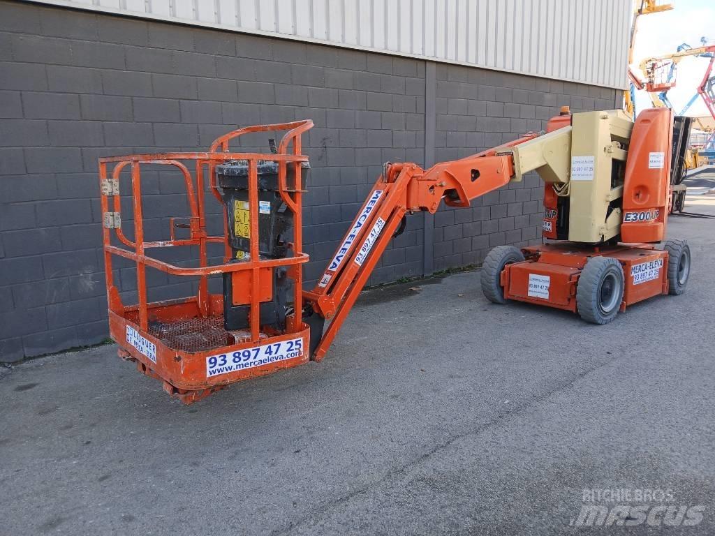 JLG E300AJP 관절형 전동이동 리프트