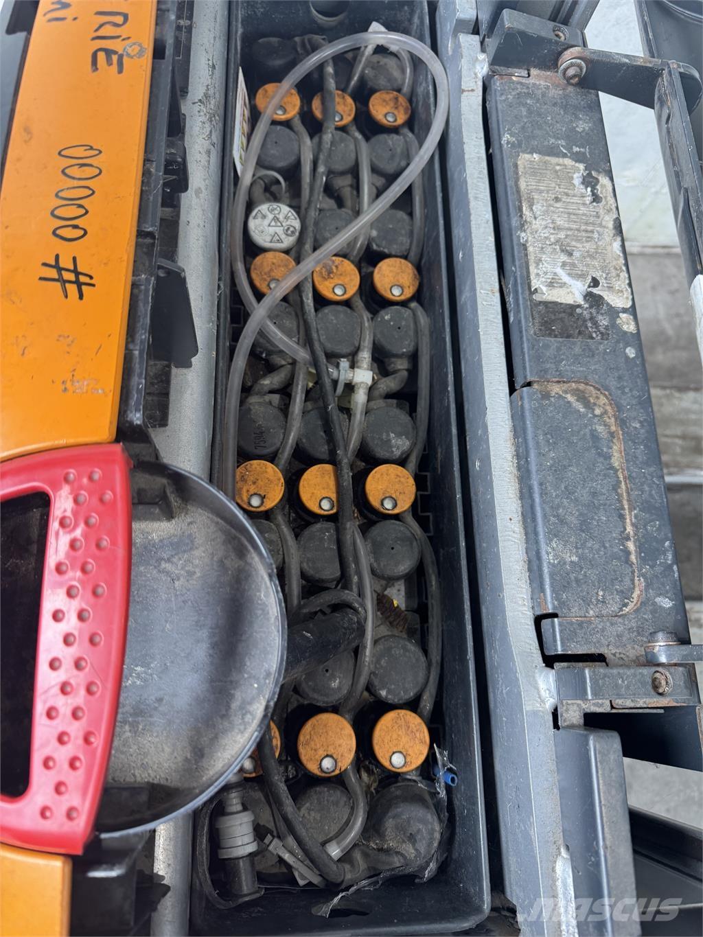 Still EXU-H18 포크리프트