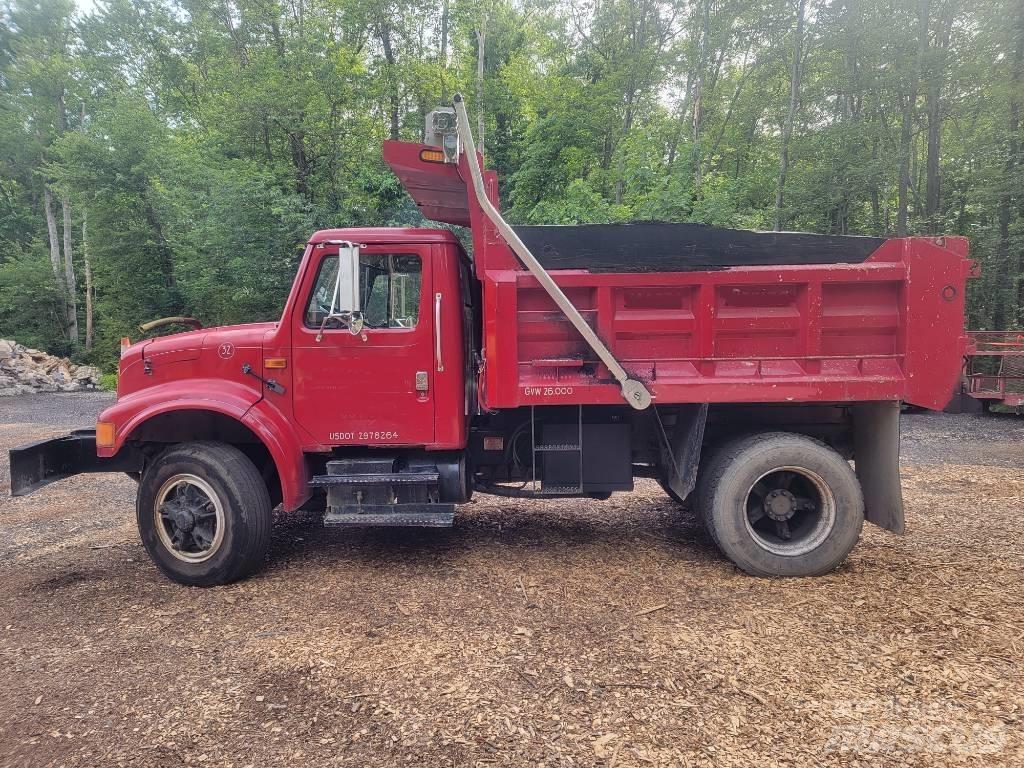 International 4900 덤프 트럭
